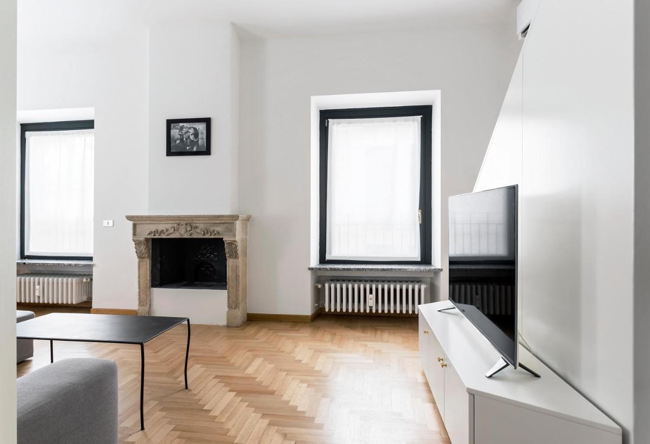 Living Brera, A Unique Experience - Vicolo Fiori Apartment Milan Bagian luar foto