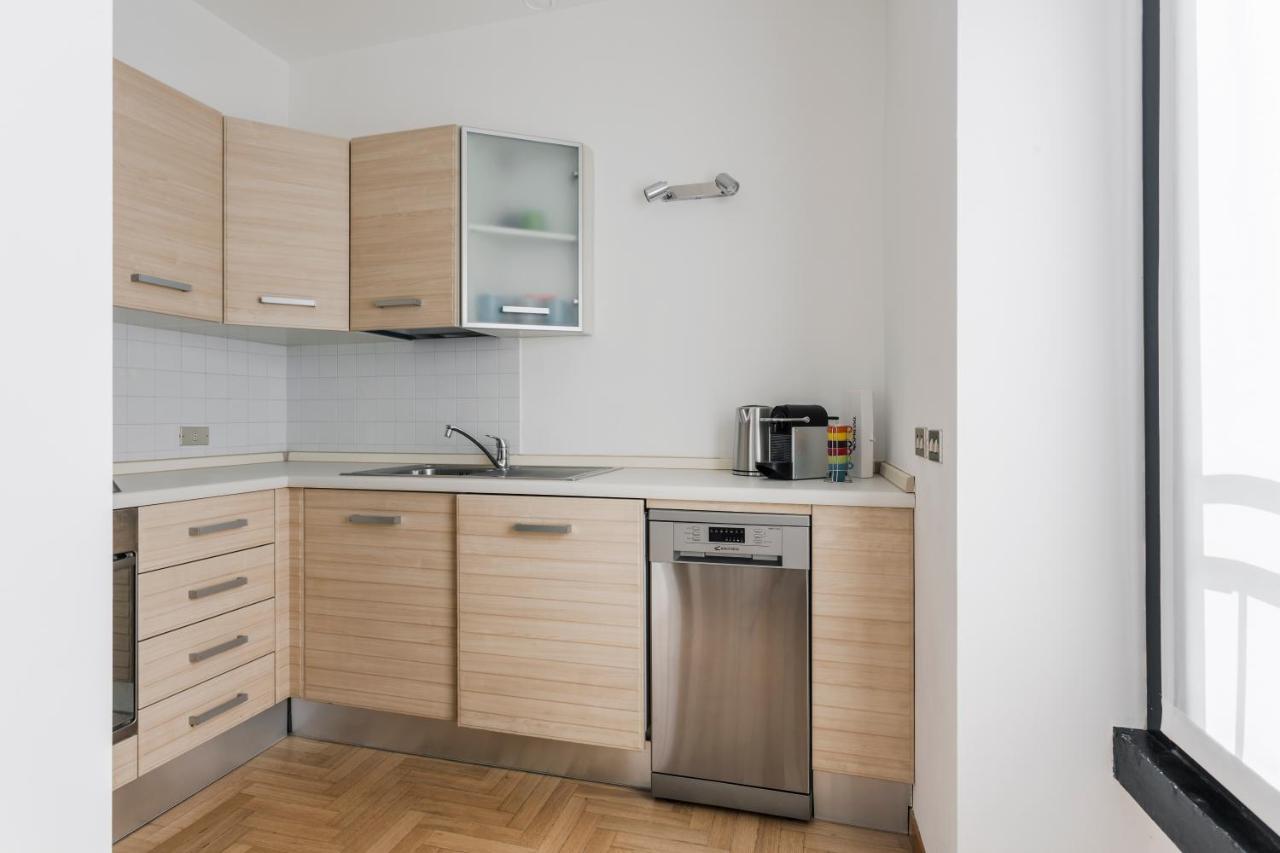 Living Brera, A Unique Experience - Vicolo Fiori Apartment Milan Bagian luar foto