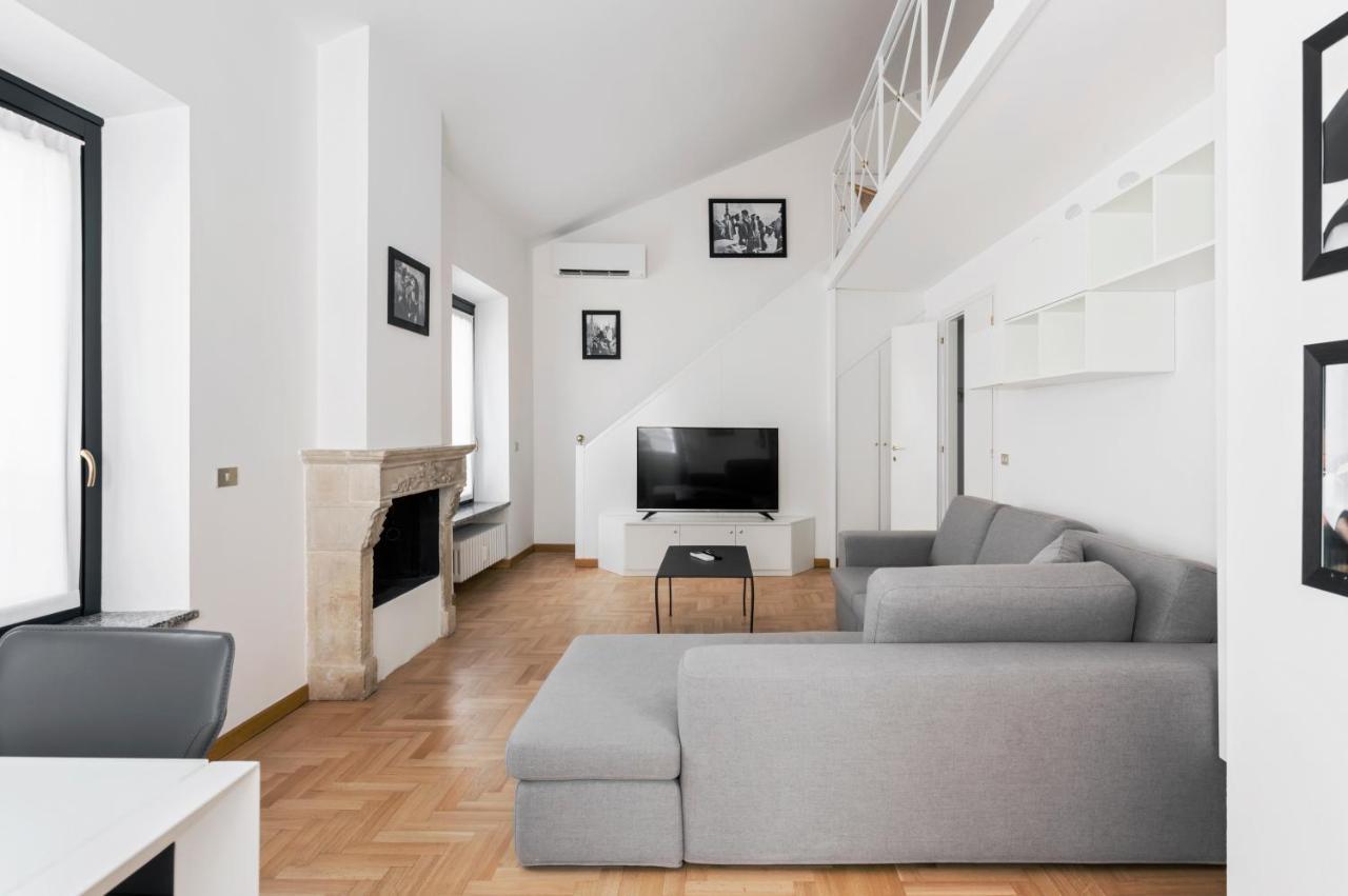 Living Brera, A Unique Experience - Vicolo Fiori Apartment Milan Bagian luar foto